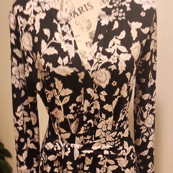 White House Black Market Black and White Long Sleeve Sheath Dress - Picture 7 of 9